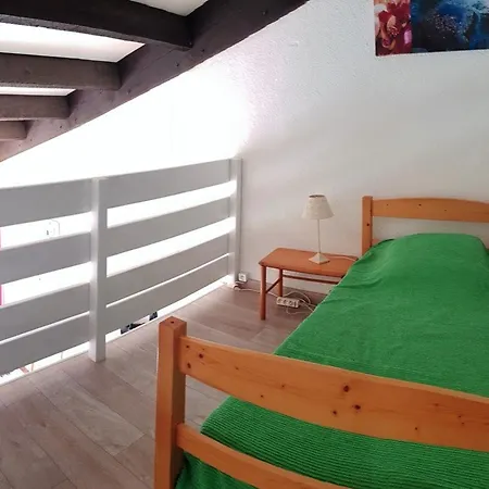 Spacieux Avec Mezzanine Et Parking, Proche - Fr-1-388-68 Appartement *