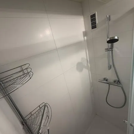 Appartamento Spacieux Avec Mezzanine Et Parking, Proche - Fr-1-388-68 *