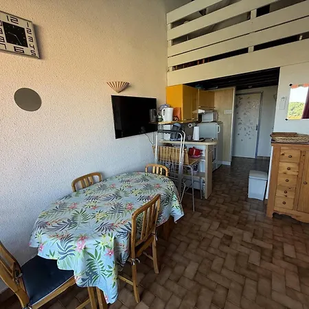 Spacieux Avec Mezzanine Et Parking, Proche - Fr-1-388-68 *