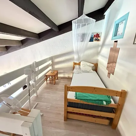 Appartamento Spacieux Avec Mezzanine Et Parking, Proche - Fr-1-388-68 *
