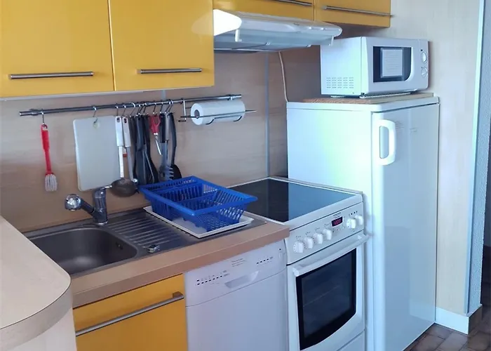 Spacieux Avec Mezzanine Et Parking, Proche - Fr-1-388-68 Apartmán