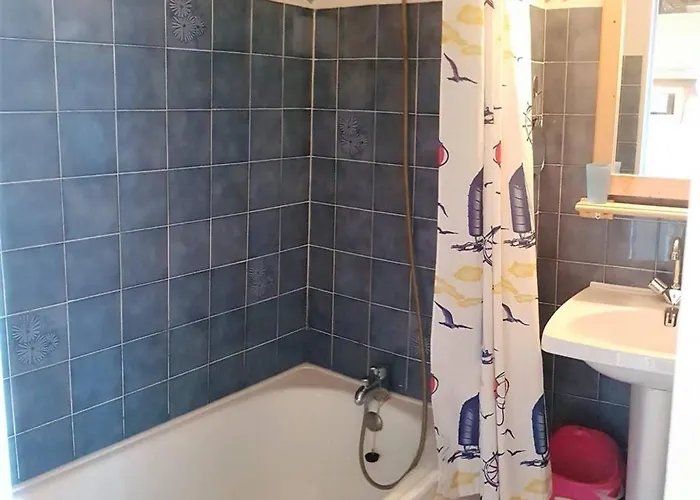 Spacieux Avec Mezzanine Et Parking, Proche - Fr-1-388-68 Apartmán