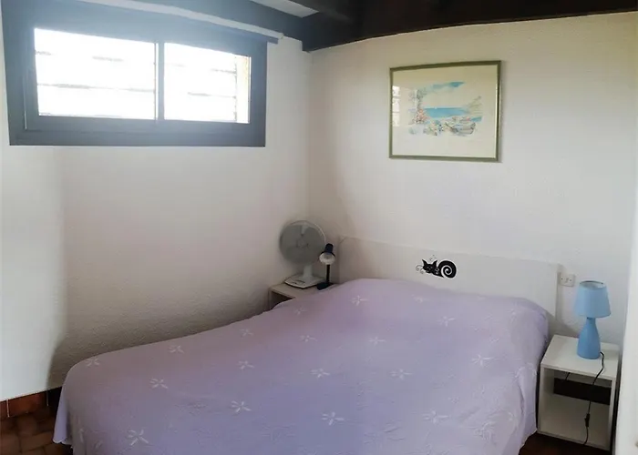 Spacieux Avec Mezzanine Et Parking, Proche - Fr-1-388-68 Apartmán *