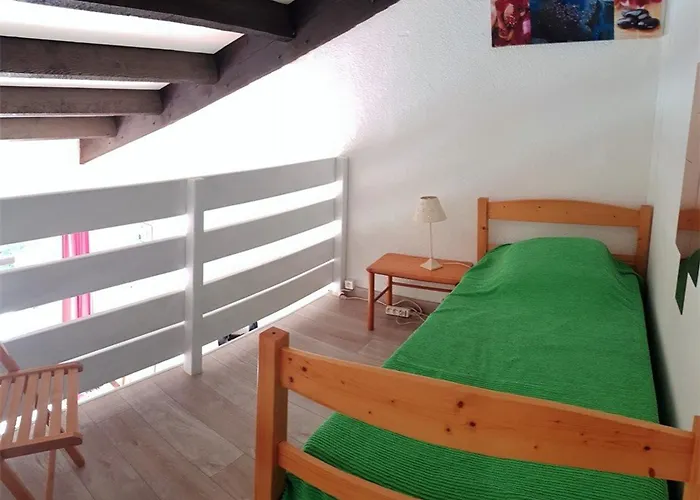 Spacieux Avec Mezzanine Et Parking, Proche - Fr-1-388-68 Apartmán *